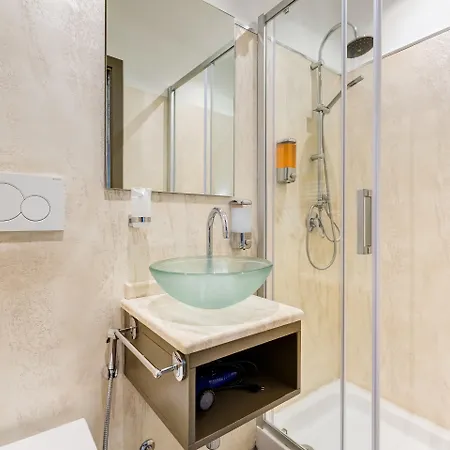 이지 버짓 콜로세오 로마