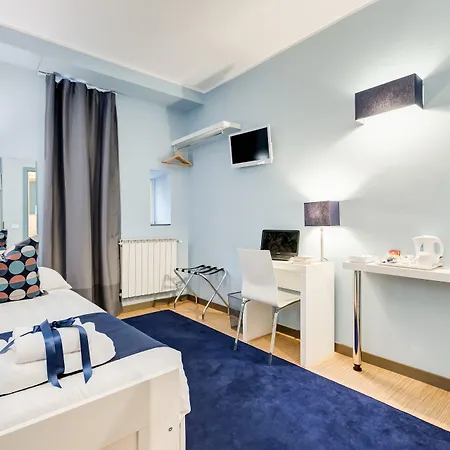 이지 버짓 콜로세오 4*